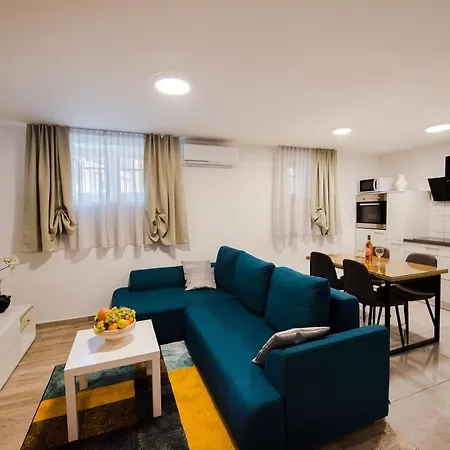 Apartment Splitlux Modern Split