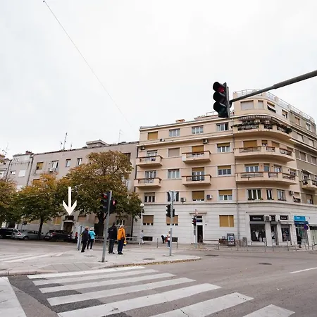 Xcite City Luxury Split